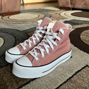 Women’s Platform Converse Size 7